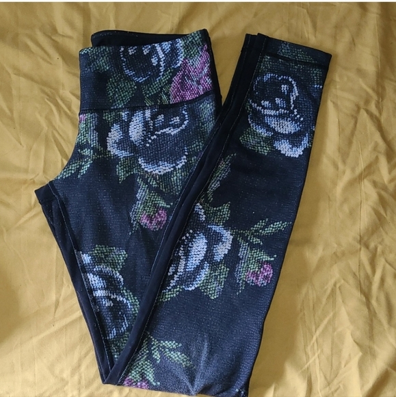 Lululemon Wunder Under sz 6 - Picture 1 of 2